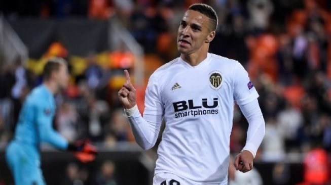 Passing Rio Ferdinand S Record Rodrigo Becomes Leeds United S Most Expensive Purchase