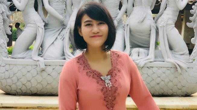 Kenalan dengan Sandhyca Putrie, Ajudan Cantik Iriana Jokowi