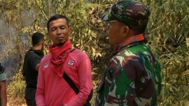 Ketimpa Pohon Saat Padamkan Kebakaran Hutan, Asmara Meninggal