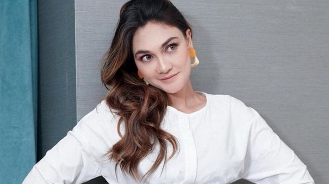 Rupanya Ini yang Bikin Luna Maya Kuat Menjomblo