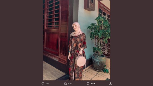 Gadis asal Malaysia hanya punya satu mata sejak lahir. (Twitter/@ainhhzrn)