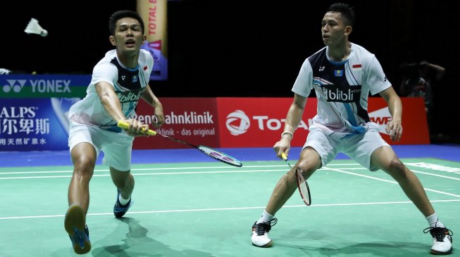 Pasangan ganda putra Indonesia, Fajar Alfian/Muhammad Rian Ardianto, meraih tiket semifinal Kejuaraan Dunia Bulutangkis 2019 pasca menang atas Choi Solgyu/Seo Seung Jae (Korsel), Sabtu (24/8) dini hari WIB. [Humas PBSI]