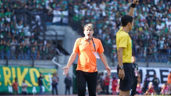 Ditahan Imbang Persebaya, Banuelos Sebut Persija Selalu Dirugikan Wasit