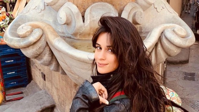 Berawal Sakit Hati, Ini Alasan Camila Cabello Jarang Main Media Sosial