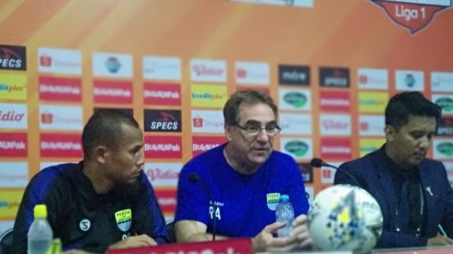 Persib Imbang Lawan Badak Lampung, Robert Alberts Berang