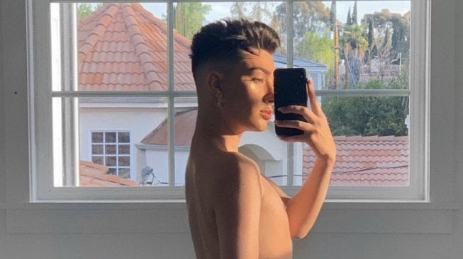 James Charles. (Twitter/@jamescharles)