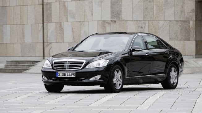 Mercedes-Benz S600 Guard yang akan menjadi mobil Presiden Jokowi. [daimler.com]