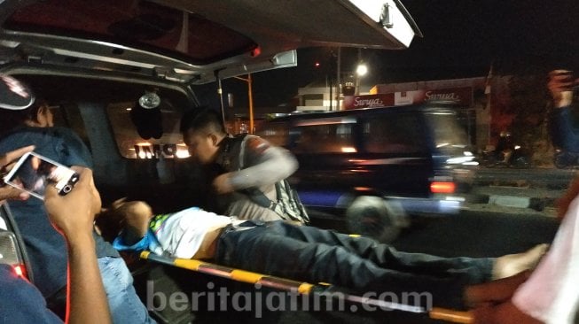 Pikap Penjual Tahu Bulat Digoreng Dadakan Tabrak Truk, Kernet Tergencet