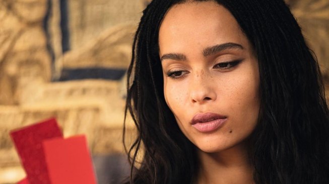 Lipstik kolaborasi Zoe Kravitz dan YSL. (Youtube/YSL Beauty)