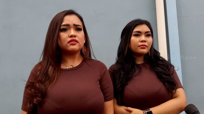 Goyang Putar Dada Diiringi Lagu Daerah, Duo Semangka Banjir Kritikan