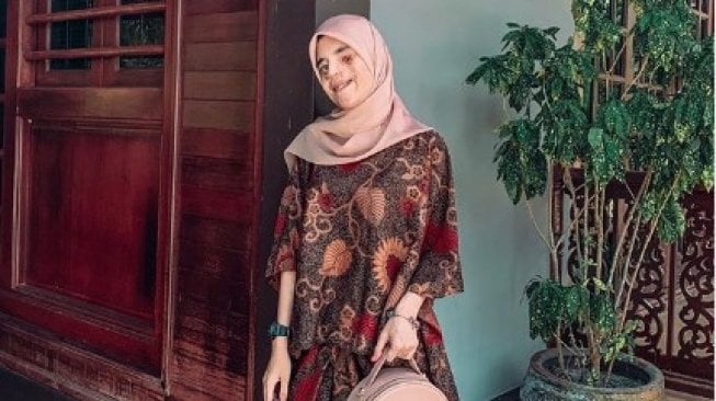 Suka Nggak Pede dengan Diri Sendiri? Belajarlah Kepada Gadis Malaysia Ini