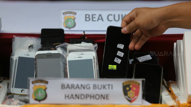 Kapal Kargo Karuniya Jaya Diduga Bawa Handphone Ilegal yang Akan Diedarkan di Kepri