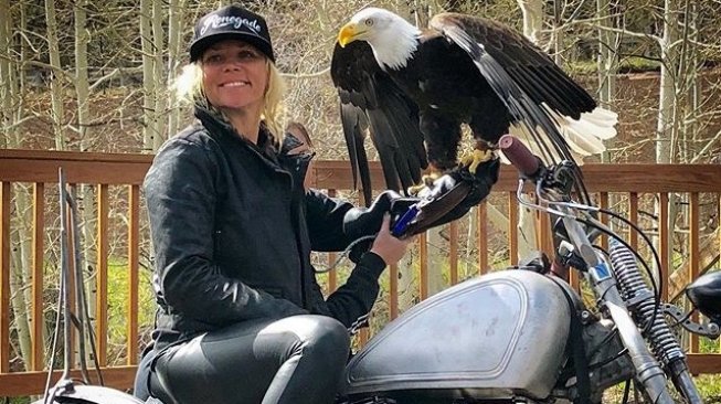 "Bila kembali ke South Dakota, saya ingin menjadi builder moge custom." [Instagram: the jessicombs]