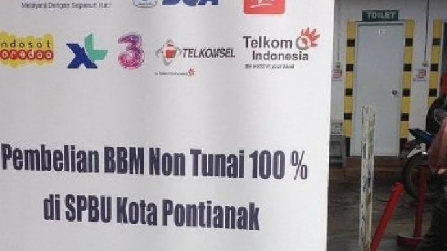 Bertahap, Isi Bensin di SPBU Kota Pontianak Tak Lagi Gunakan Uang Tunai