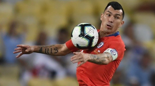 Pemain baru Bologna yang juga kapten Timnas Chile, Gary Medel. (AFP)