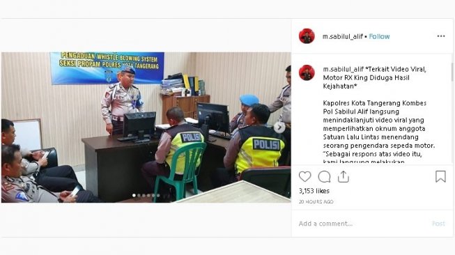 Polisi tendang pengendara RX King - (Instagram/@m.sabilul._alif)