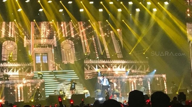 Konser perdana TVXQ di Indonesia Convention Exhibition (ICE), BSD City, Tangerang Selatan pada Sabtu (31/8/2019) malam. [Suara.com/Sumarni]