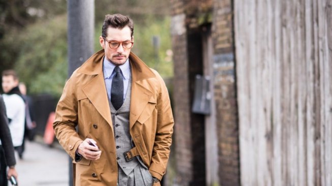 Bosan Pakai Jaket? Ini 5 Cara Styling Coat Anti Lebay untuk Pria