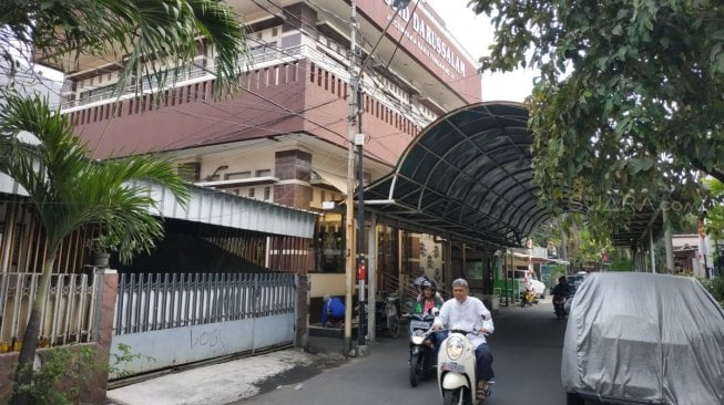 Lingkungan Masjid Darussalam Cempaka Baru. (Suara.com/Fakhri)