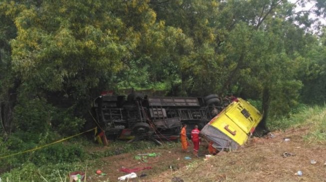 Tabrakan Beruntun di Tol Cipularang, 6 Orang Tewas