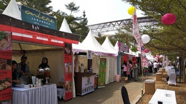 Booth LyV Kitchen & Bar, Antero Hotel Jababeka by Prasanthi, hadir di Festival Sakura Matsuri 2019, pada 31 Agustus - 1 September 2019 di Komplek Graha Pariwisata, Stadion Wibawa Mukti Jababeka. (Suara.com/Ririn Indriani) (Suara.com/Ririn Indriani)