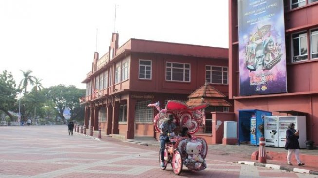 Naik becak unik Berkeliling di sekitar kawasan Red Square. (Suara.com/Silfa Humairah) 