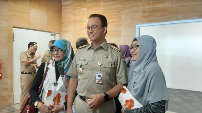 Beberkan Aturan PKL di Trotoar, Anies: Putusan MA Tak Harus Dilaksanakan