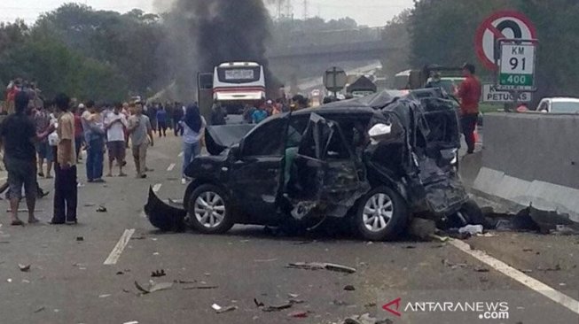 Detik-detik Kecelakaan Beruntun di Tol Cipularang, Diawali Pukul 13.00 WIB