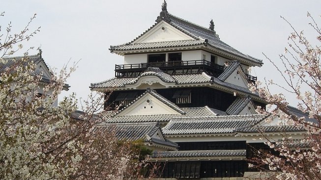 Kastil Matsuyama (Wikimedia Commons)