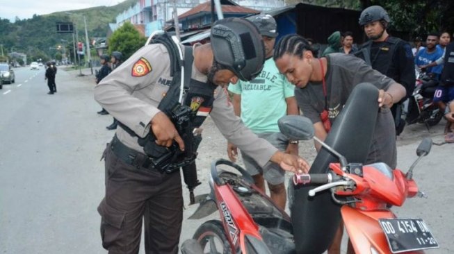 Razia Besar-besaran, 45 Sajam Disita Polisi di Jayapura