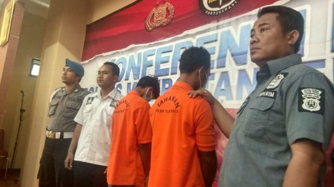 Polisi Bekuk Pelaku Penyiraman Air Keras ke Guru Ngaji di Pulau Untung Jawa