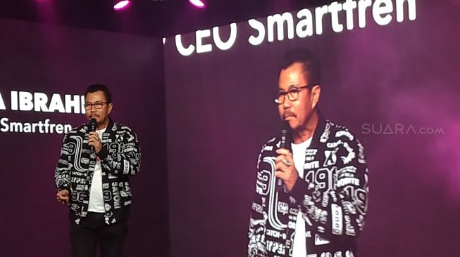 Deputy CEO Smartfren, Djoko Tata Ibrahim saat jumpa pers menjelang pagelaran WOW Concert sebagai perayaan ulang tahun ke-12 di Jakarta, Selasa (3/9/2019). [Suara.com/Tivan Rahmat]