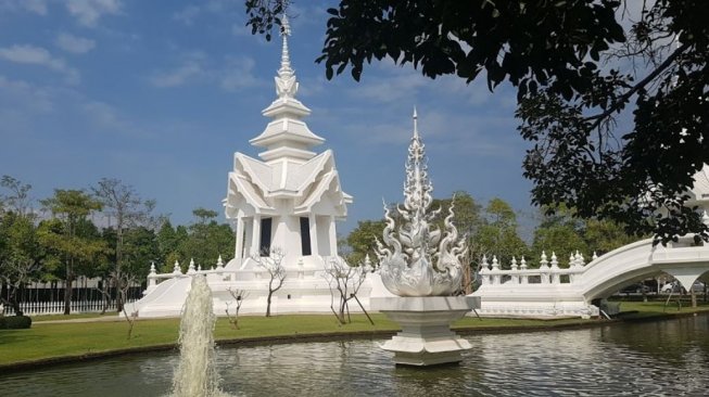 Kuil Putih Wat Rong Khun, Thailand (Google Maps)