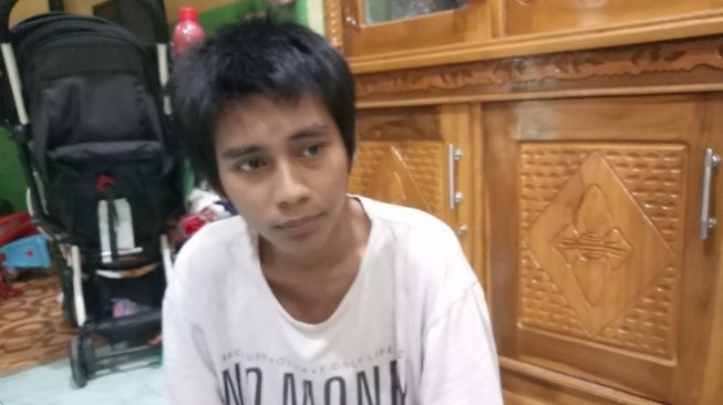 Febriansyah menceritakan kondisi keluarganya yang terlibat kecelakaan di tol Cipularang. (Suara.com/Yacub)