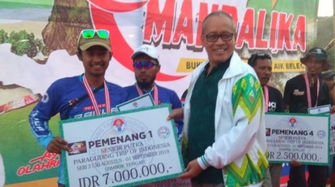 Memukau Peserta, Lombok Tengah Selenggarakan Paralayang Trip of Indonesia