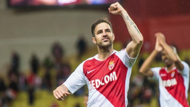 Gelandang AS Monaco, Cesc Fabregas saat merayakan gol. (Instagram/@cescf4bregas)
