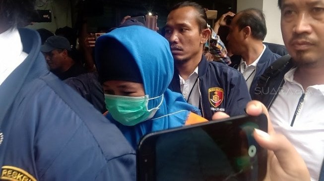 Reka Ulang di Apotek, Aulia Kesuma jadi Sorotan Warga Kalibata City