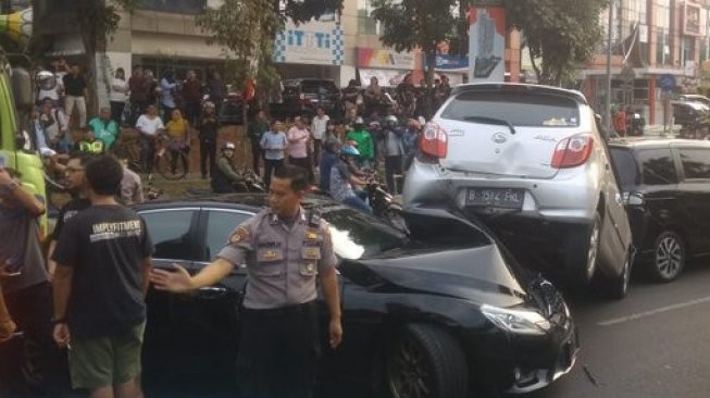 Diduga Mengantuk, Sopir Truk Sebabkan Kecelakaan Beruntun di Bintaro