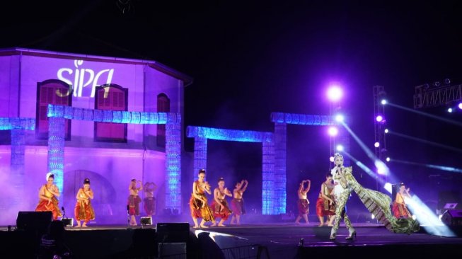 Pembukaan Solo International Performing Art (SIPA) 2019. (Suara.com/Rauhanda)
