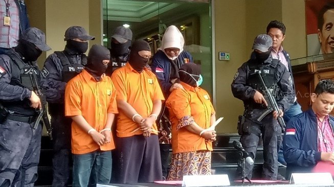 Tiga Tersangka baru kasus Aulia Kesuma, istri bakar suami dan anak tiri. (Suara.com/Arga).