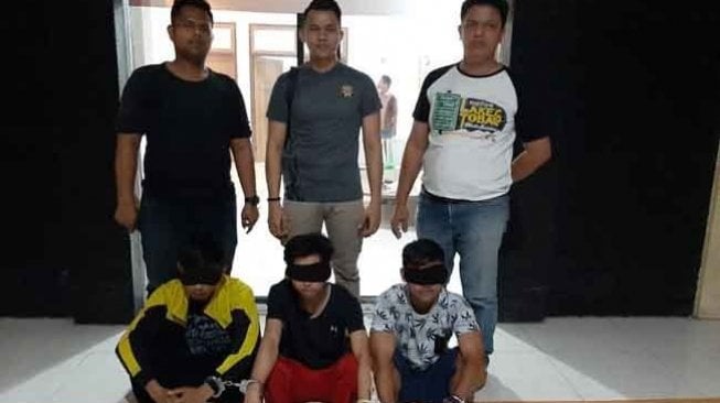 Pelampiasan Video Porno di Kelas, Tiga ABG Peremas Payudara Siswi Dicokok