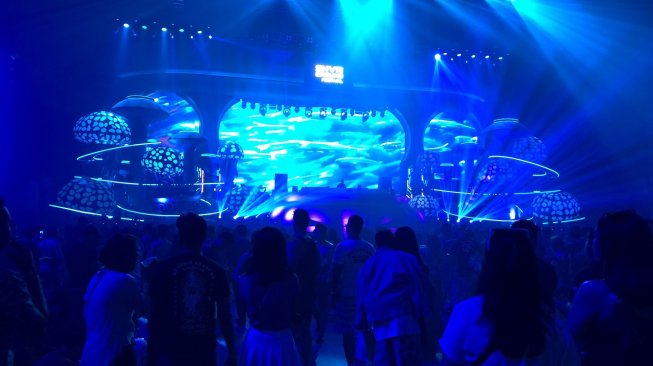 Penampilan Disc jokey asal Perancis, Darius di event SHVR Ground 2019. (Suara.com/Revi Cofans Rantung) 