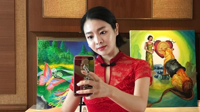 Son Fe Ya, mantan bintang porno yang kini jadi guru bahasa Mandarin. (Instagram/@actress_sonfeya)