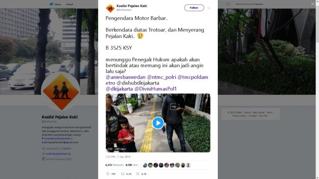 Pemotor serang pejalan kaki di trotoar - (Twitter/@trotoarian)