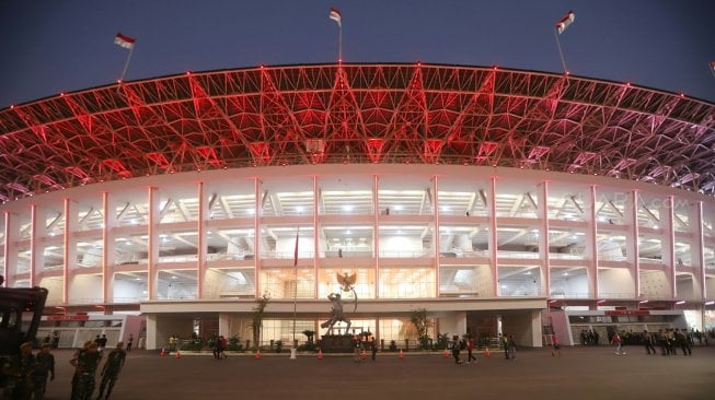 Suasana sepi jelang pertandingan Indonesia melawan Thailand dalam Kualifikasi Piala Dunia 2022 Zona Asia Grup G di Stadion Utama Gelora Bung Karno, Senayan, Jakarta, Selasa (10/9). [Suara.com/Arya Manggala]