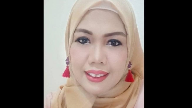 Berhijab, Elly Sugigi : Kenapa Saya Mau Benar, Orang Nggak Percaya?