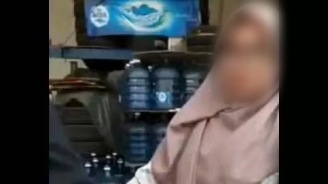 Dicegat Ojek Pangkalan, Penumpang Ojol di Malang Jatuh hingga Pingsan