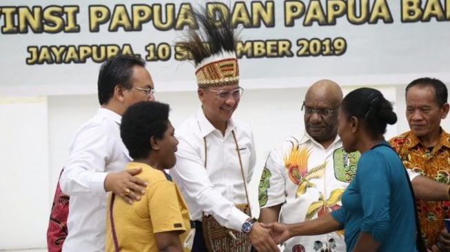 Mensos, Agus Gumiwang Kartasasmita di Jayapura, Papua. (Dok : Kemensos)