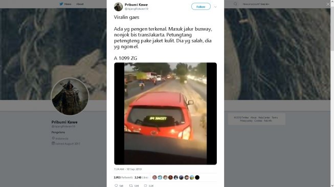 Pengemudi mobil masuk jalur busway - (Twitter/@JajangRidwan19)