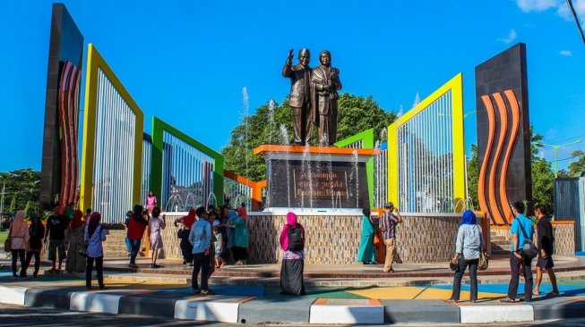 Monumen Cinta Sejati Habibie Ainun (Wikimedia Commons)